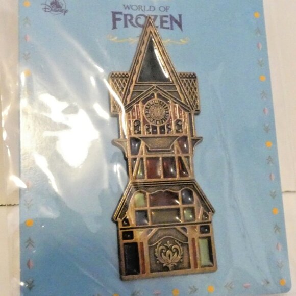 Hong Kong Disney Collectible Pin Clock Tower Trading Club Gold Tone Metal NWT - Picture 6 of 6